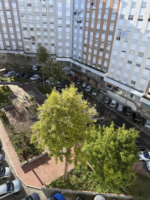 Aluga-se quarto individual em Alfornelos disponivel Julho
