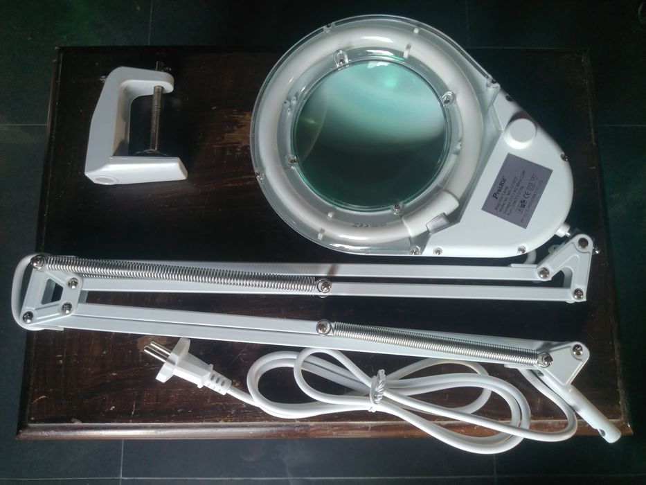 Candeeiro Com Lupa 5 Dioptrias T5 22W Pro'sKit MA-1215CF