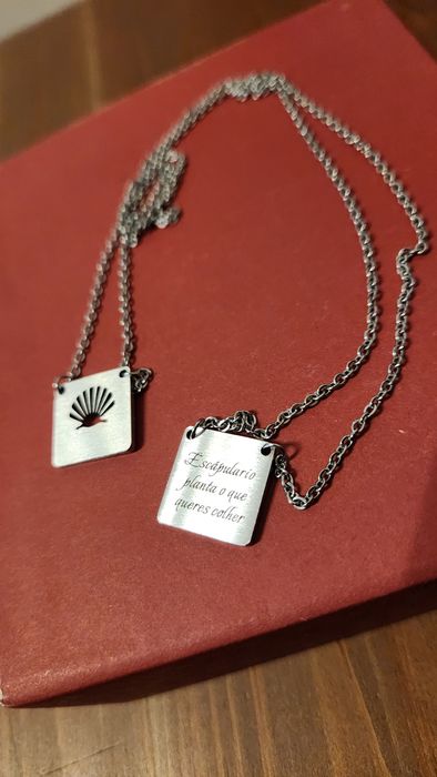Conjunto Escapulario, Fio e Pulseira