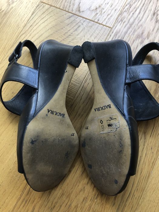 Sandały na koturnie Badura