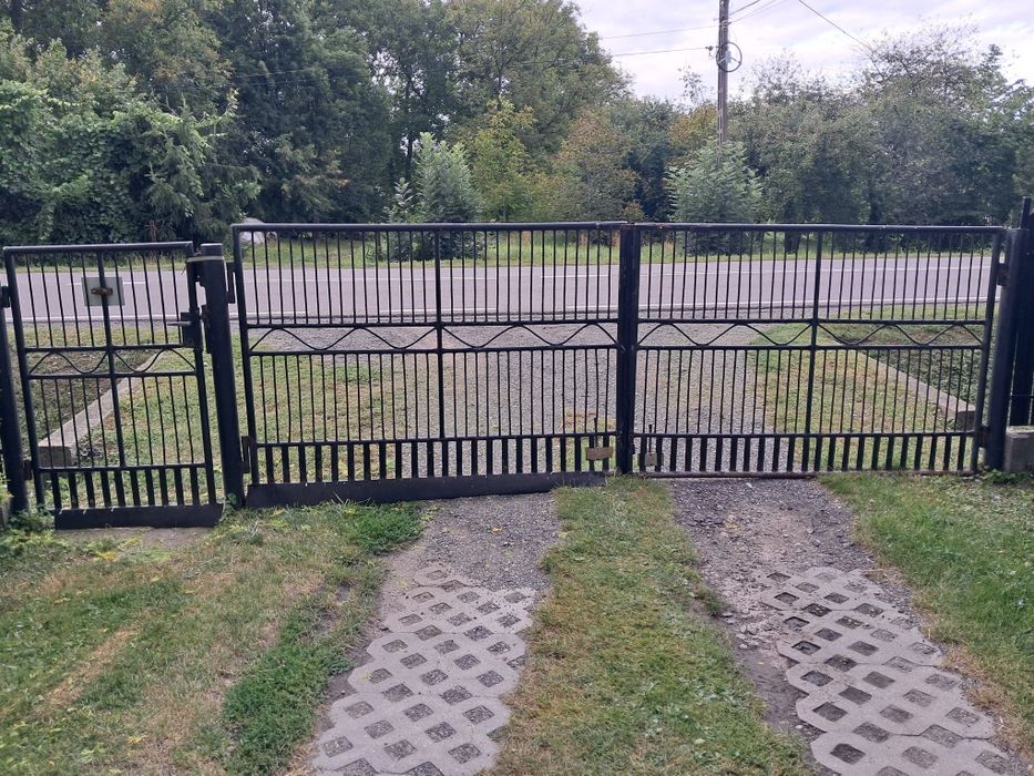 Brama wjazdowa z furtką