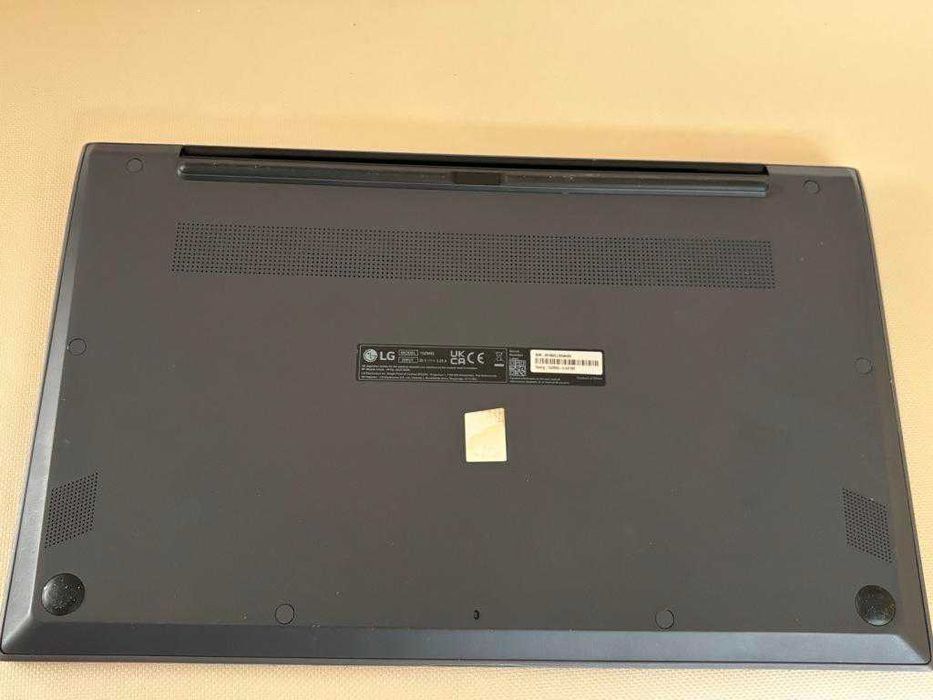 Portátil LG Gram 15" 15Z90Q, i7 1260P, 1TB NVMe, 16 GB RAM, Windows 11 Pro