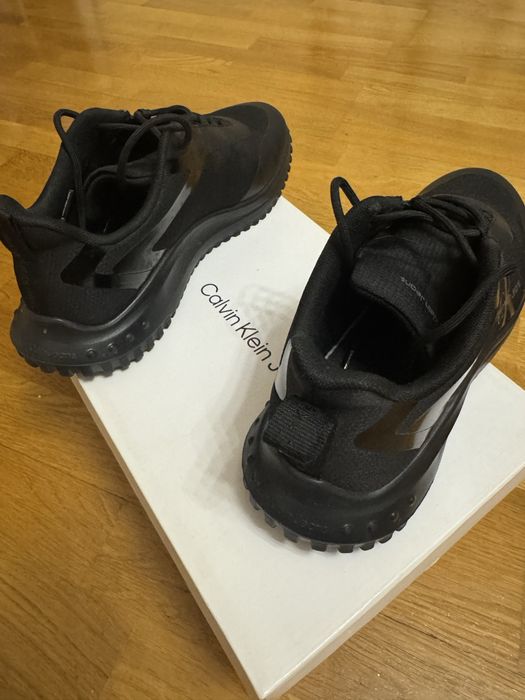 Продам кросівки Calvin Klein орігінал YMOYM00968