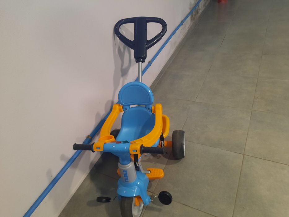 Triciclo de crianças