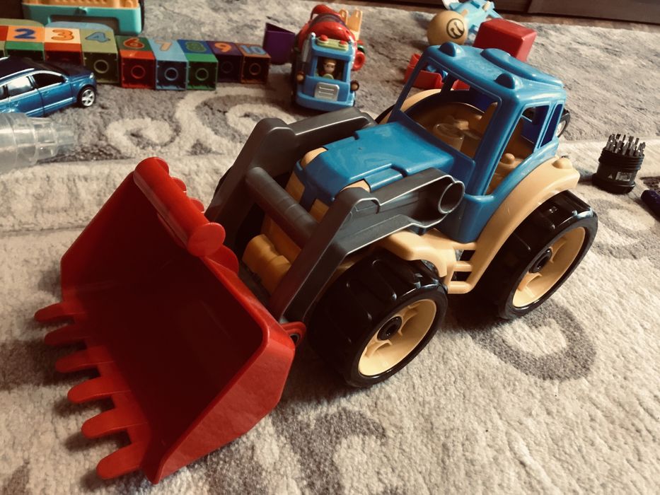 Іграшки дитячі