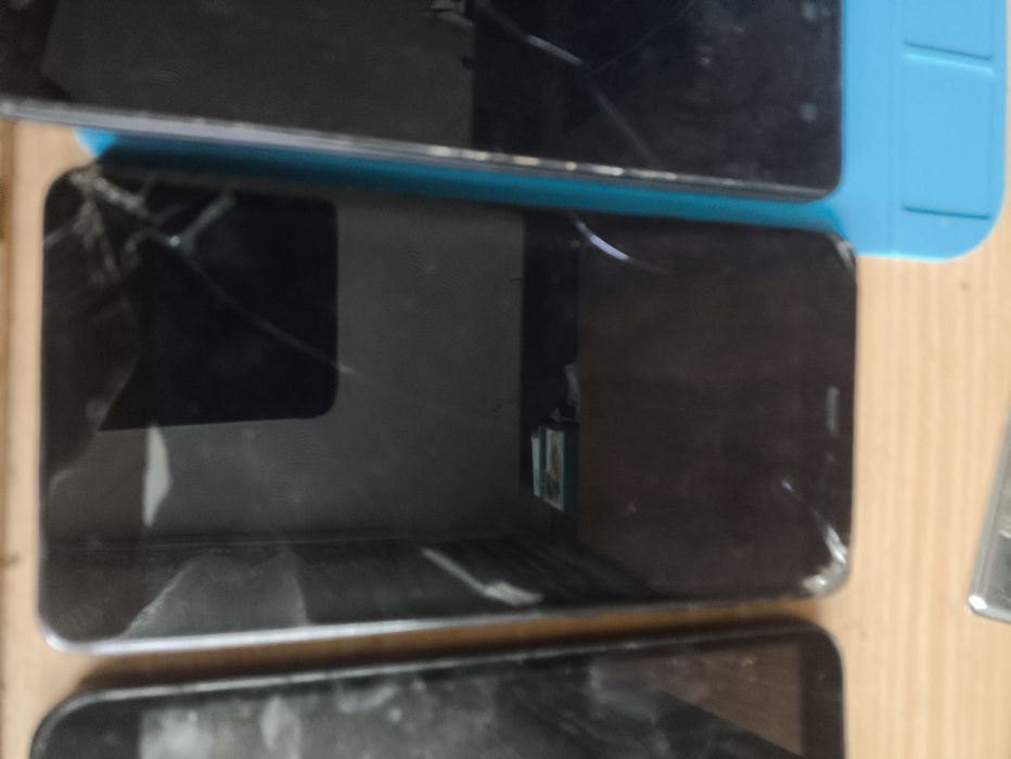 На запчасти телефоны