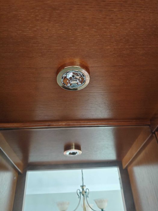 Armários, sala e quarto cada um 400€