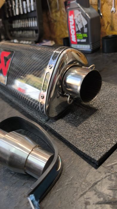 Глушитель Akrapovic карбон