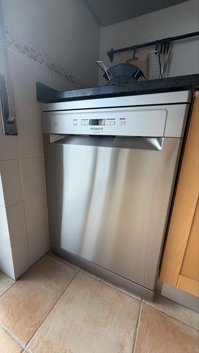 Máquina de Lavar Loiça Hotpoint