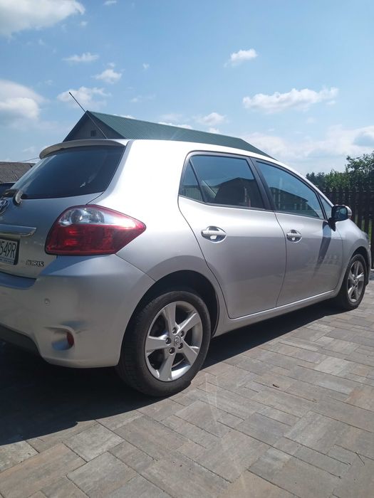 Auris Lift 1,6 Benzyna