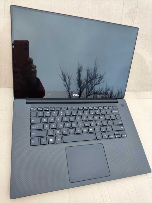 Dell Precision 5520 15,6" 4K IPS i7-7820HQ 32/512Gb NVMe Nvidia M1200