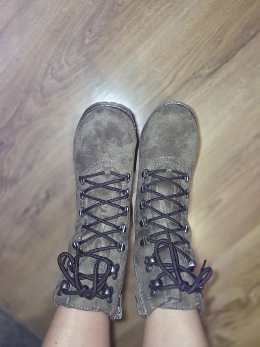 Buty ocieplone na koturnie 38