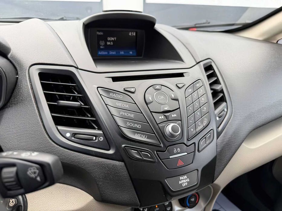 Ford Fiesta SE      2018