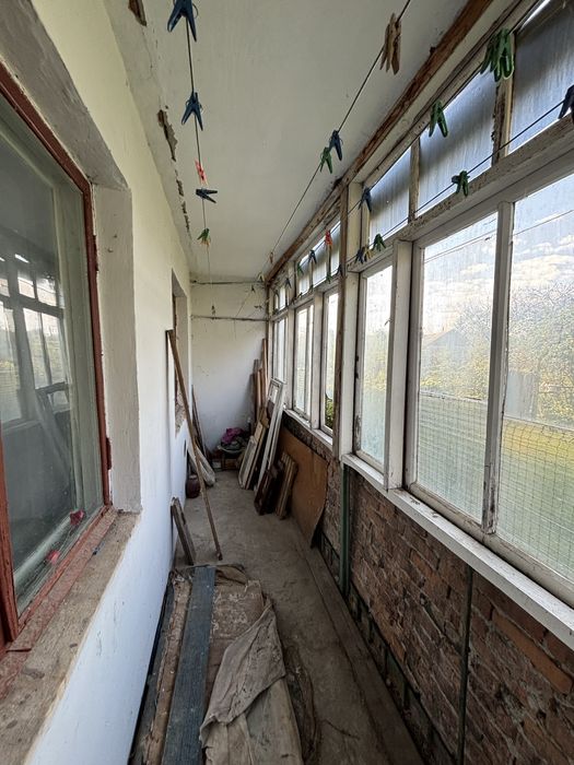 р 2-кімнатна квартира на 1 поверсі — зроби ремонт на свій смак!