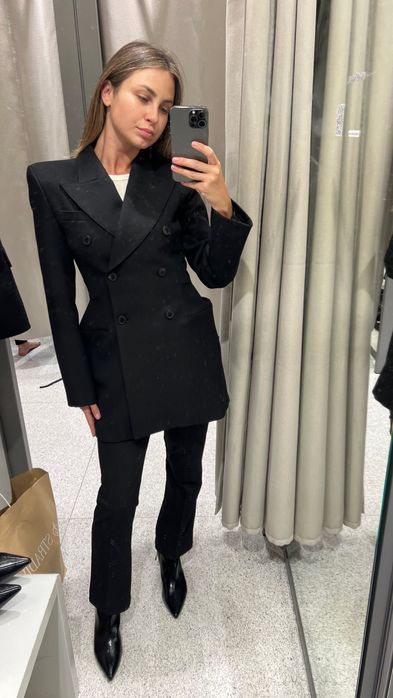 Приталена сукня-блейзер від Zara