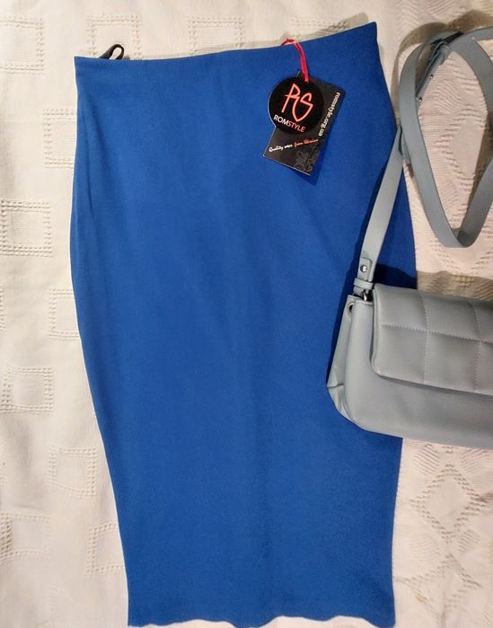 Синяя юбка карандаш.