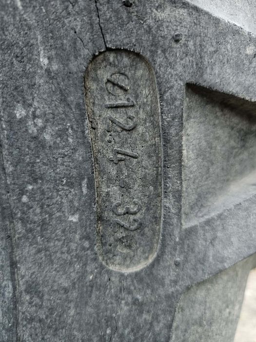 Sprzedam opony 12.4 r32