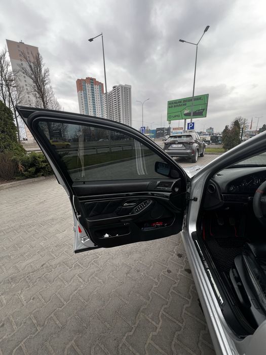 Продам BMW e39 523i