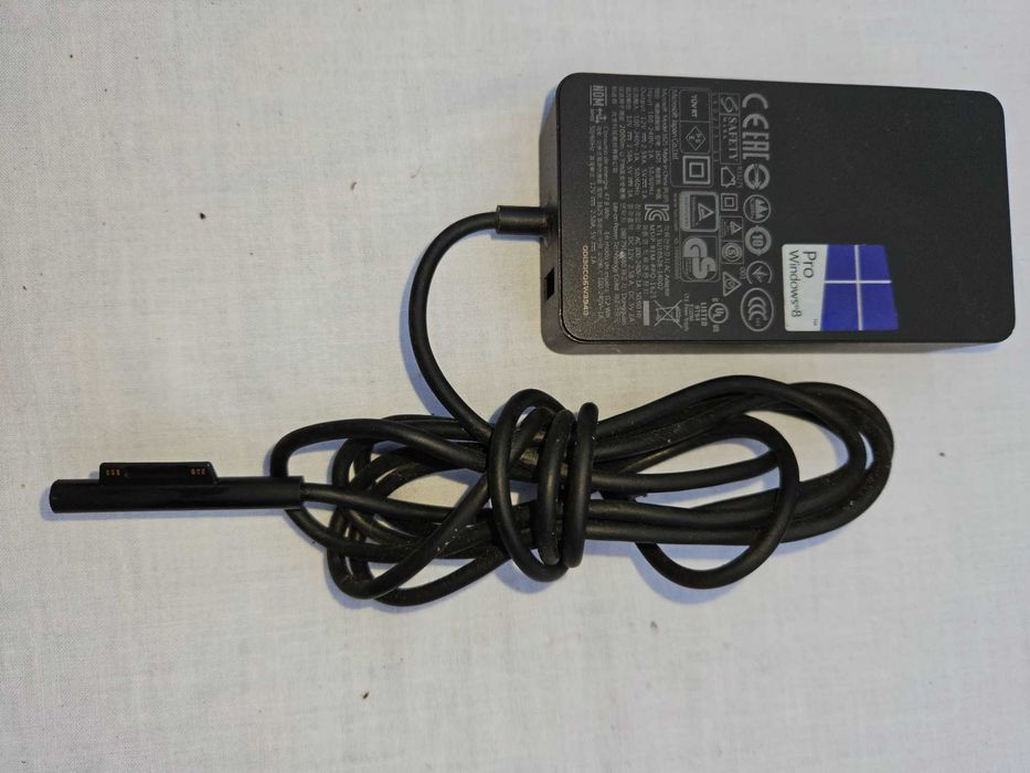 # Zasilacz Microsoft  wtyk magnetic mod. 1626 używane - sprawne