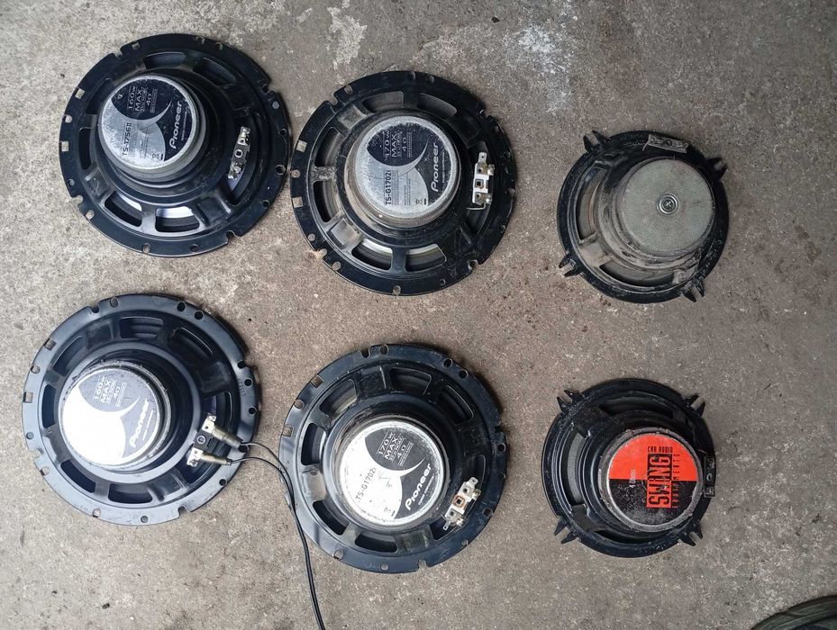 Продам автомагнітоли і колонки