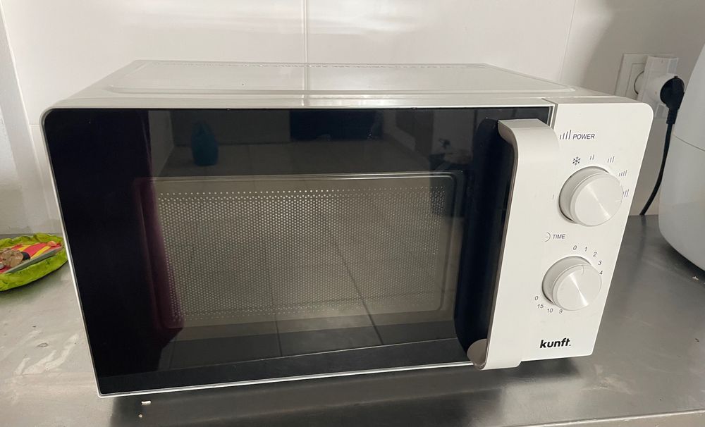 Microondas KUNF