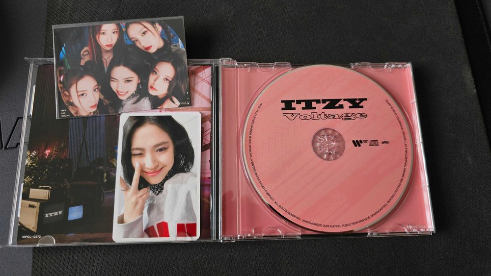 ITZY Voltage (Edição limitada Ver. A e Ver. B)