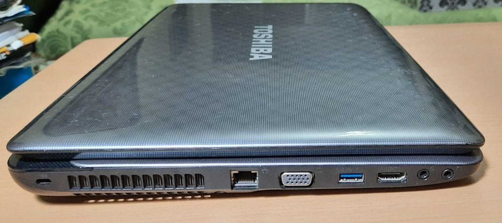 Portátil PC Laptop Toshiba Satellite L755-1NM (com avaria)