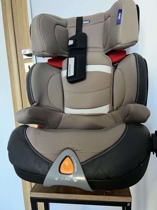 Fotelik samochodowy Chicco 15-36 kg