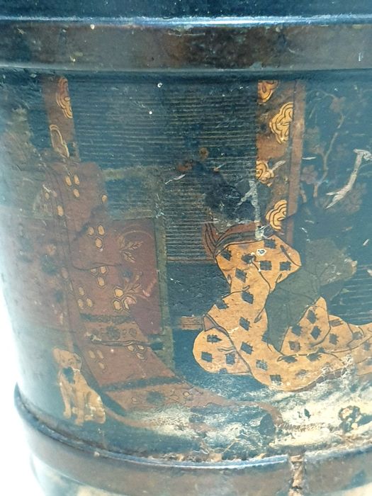 Antigo vaso asiático em charão pintado do Sec. XIX