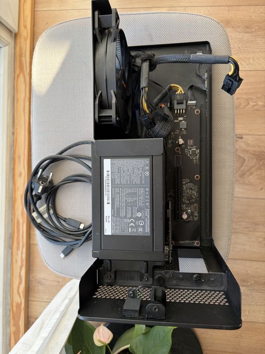 Razer Core Chroma egpu 700w
