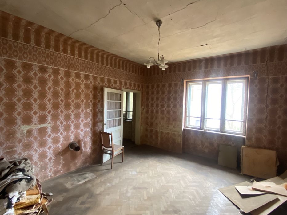 Продається 2-х кімнатна квартира від власника.