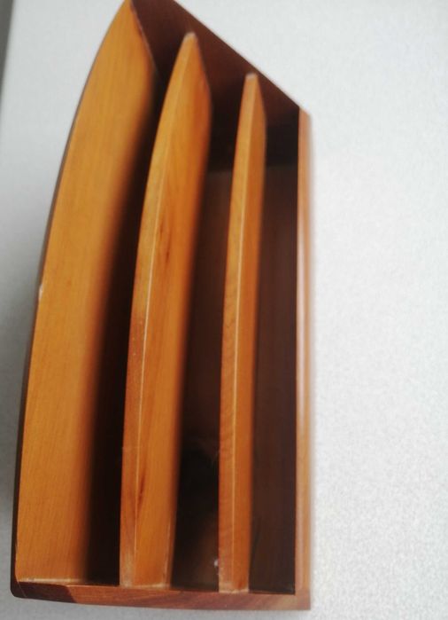 Szlachetny drewniany segregator biurkowy