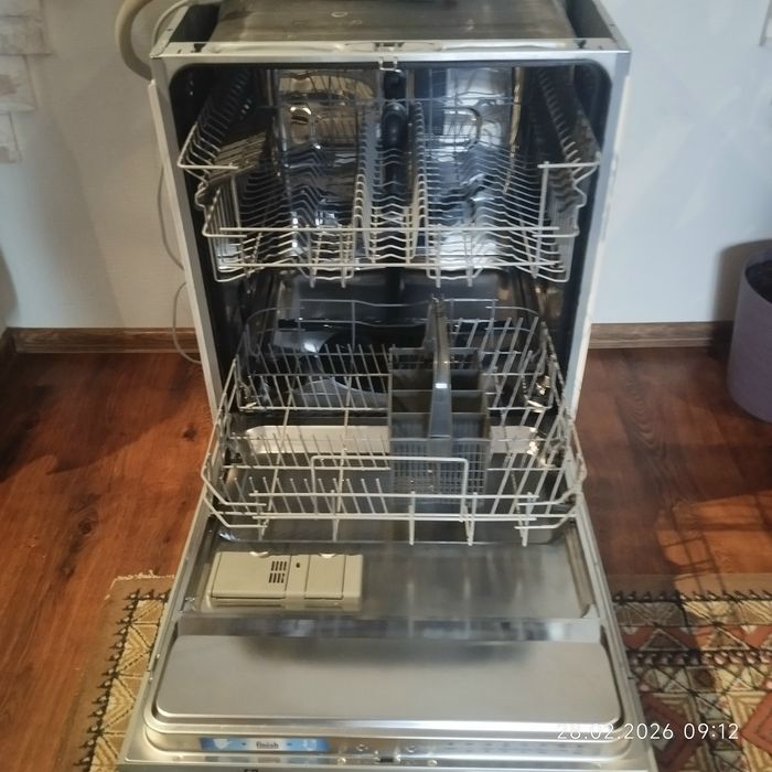 Посудомийна машина Electrolux ESL 96211 LO (60см)