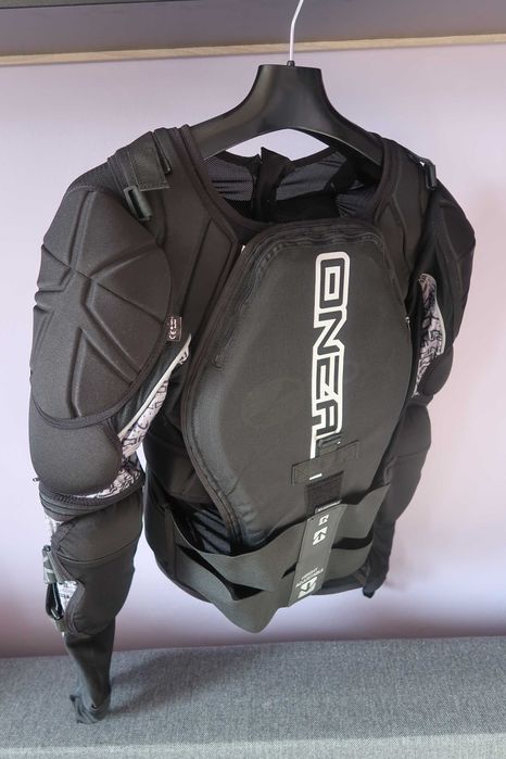 Buzzer, kurtka ochronna O'Neal MadAss Moveo Czarna roz. L