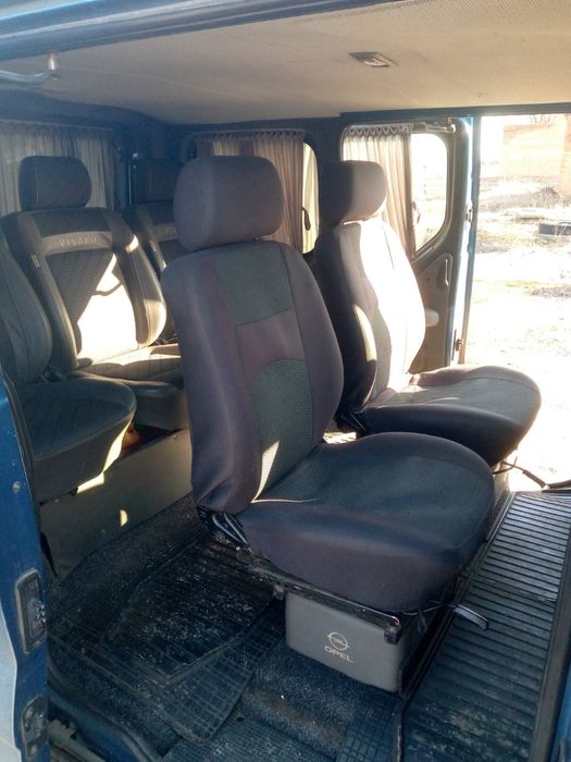 Opel Vivaro 1,9 кількість місць 9
