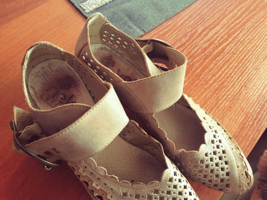 Buty 36 bez miekkie zapinane Rekier cale