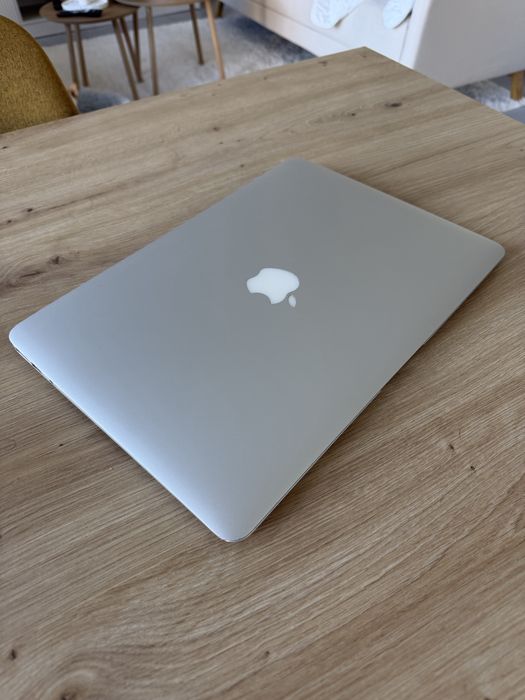 Apple Macbook Air