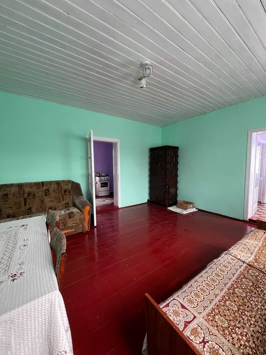 Продаж! Цегляний будинок біля МЕТРО + 10 сотих землі