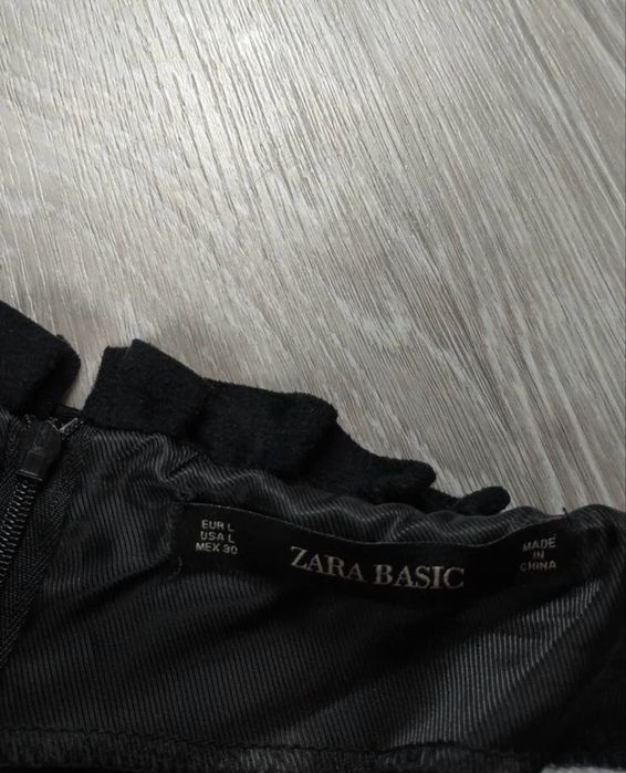 Шикарна спідничка від Zara розміл L