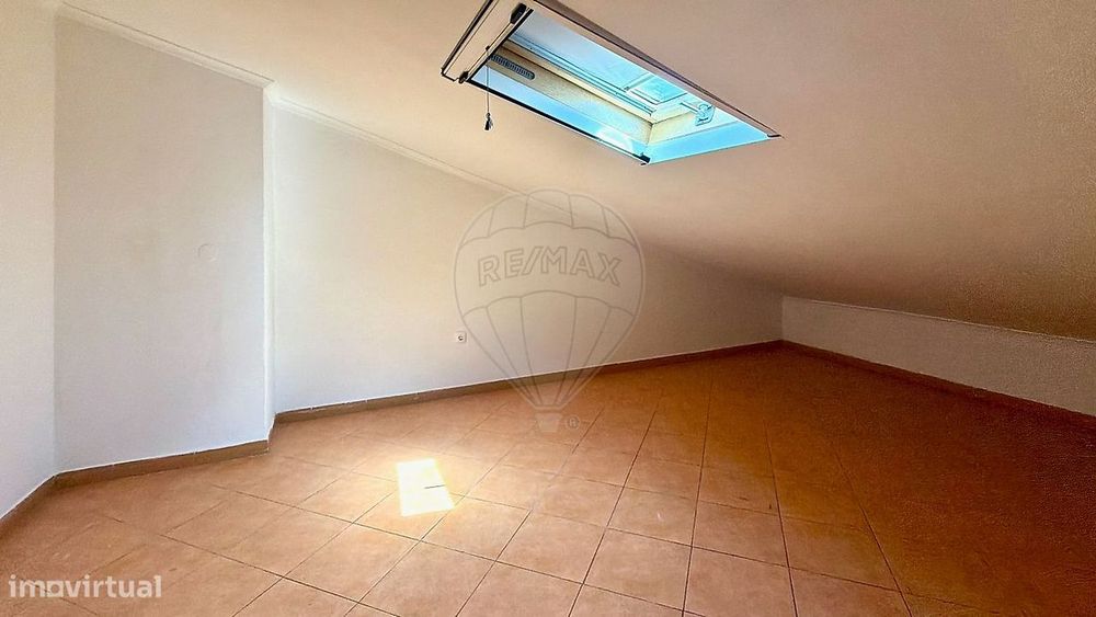 Moradia T4 para venda