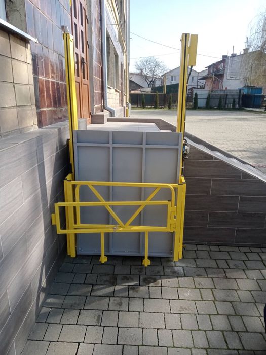 підйомник для осіб з інвалідністю та інших маломобільних груп