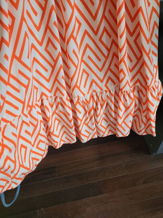 Pomarańczowa sukienka Mango