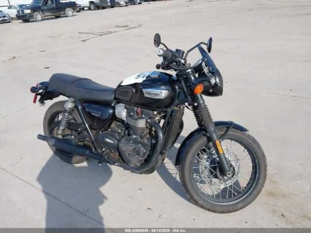Triumph Motorcycle Bonneville T100 2019