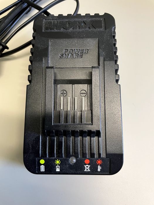 Ładowarka WORX Power Share 20V WA3880 (3054)