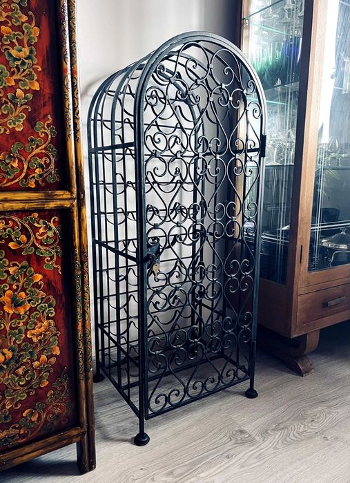 Garrafeira Vintage em Ferro Forjado - 36 Garrafas