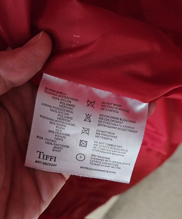 Czerwona kurtka puchowa Tiffi XS futerko jenot płaszcz puchowy