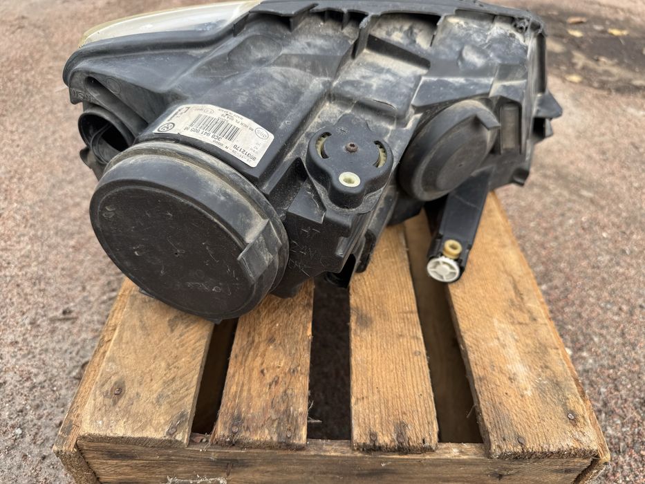 Продам ліву фару на пасат б6 (volkswagen passat b6)