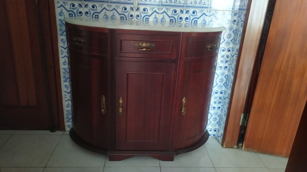 Móvel  com pedra mármore + espelho