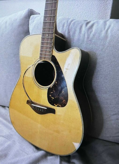 Guitarra Yamaha FGX720SCA + Hardcase