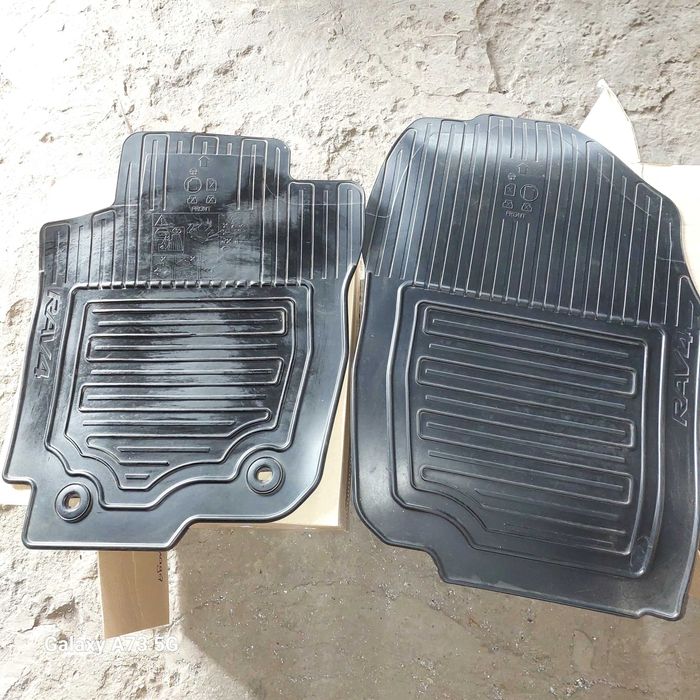 Продам коврики на РАВ-4 2015 2018